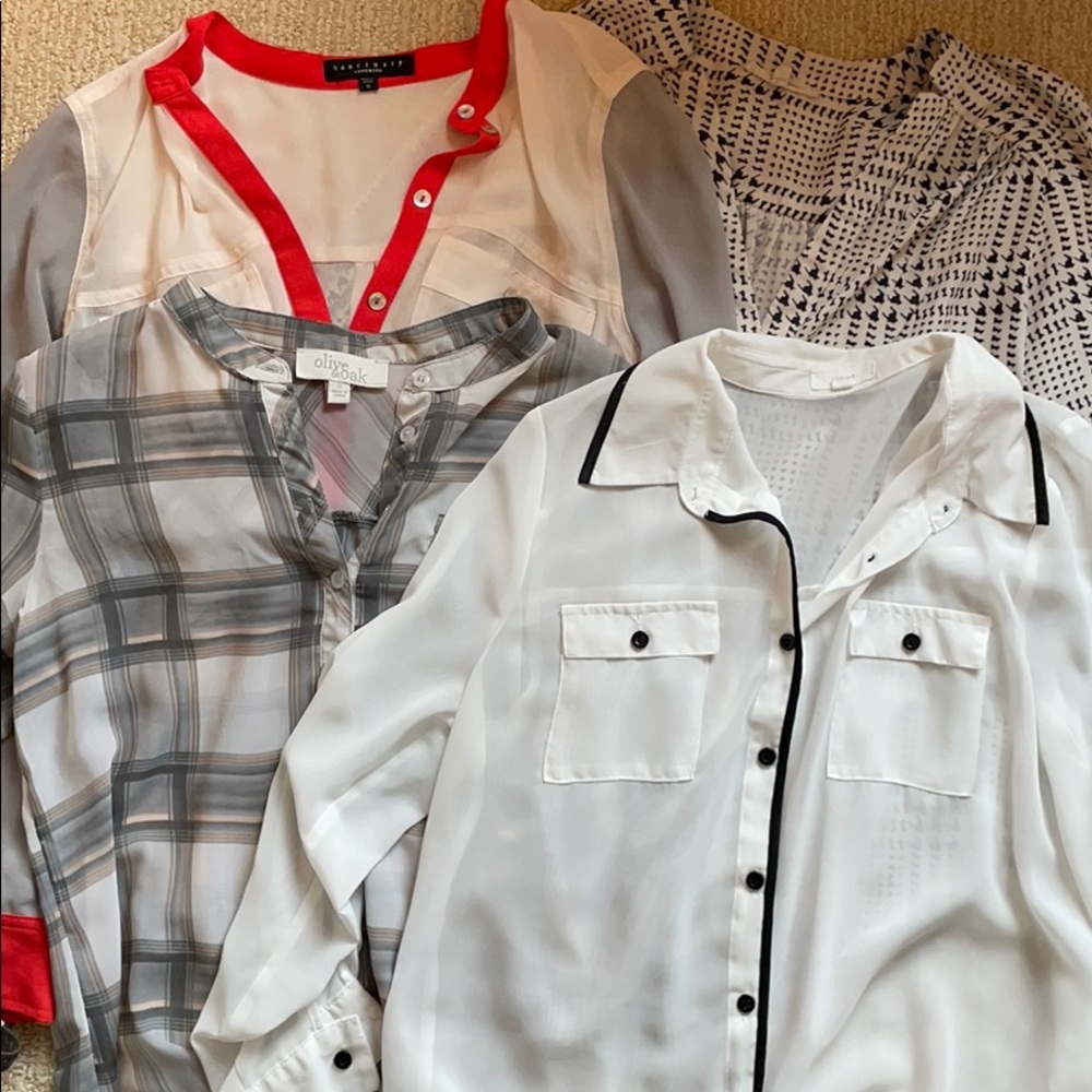Loose fitting shirt bundle (4 shirts)